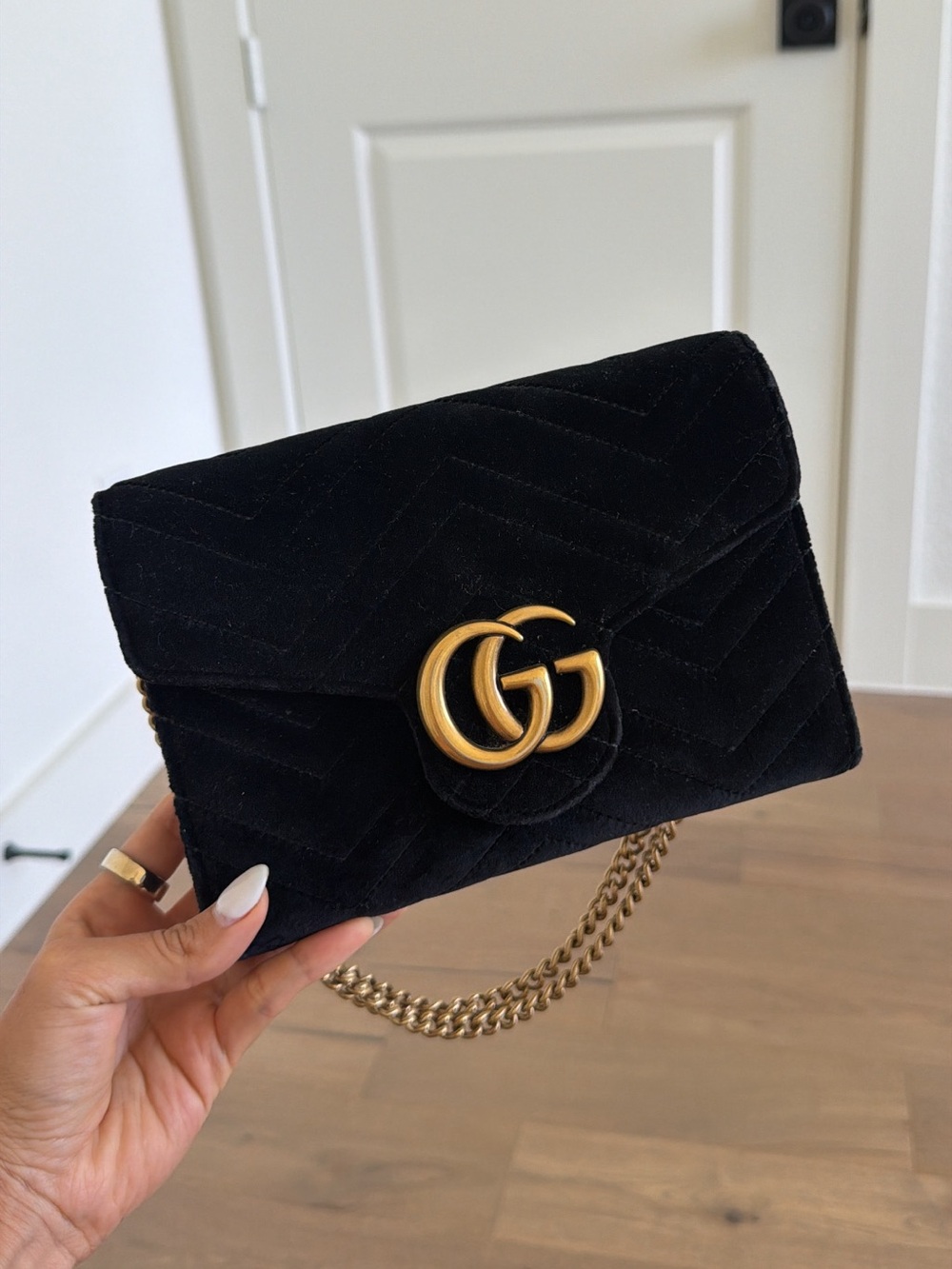 Gucci GG Marmont 2.0 Matelesse Velvet Wallet On Chain